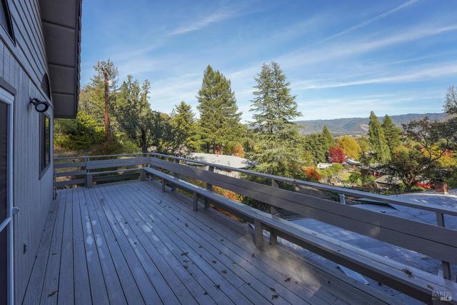 301 Toyon Rd, Ukiah, CA 95482