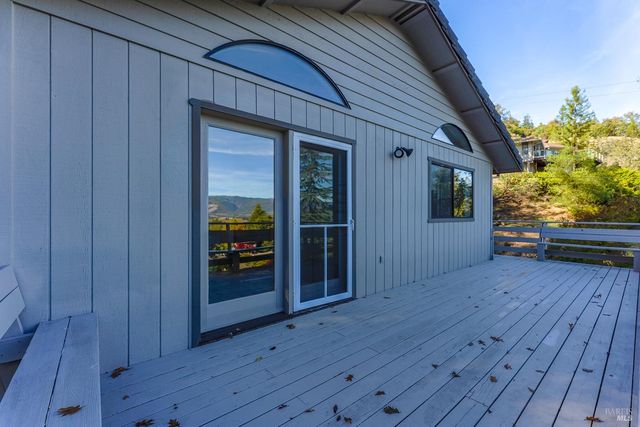 301 Toyon Rd, Ukiah, CA 95482