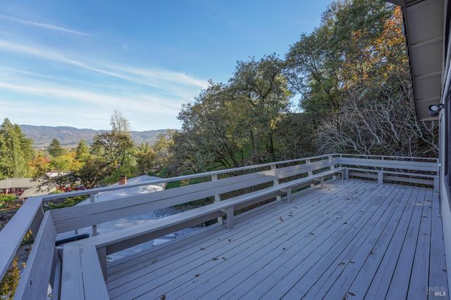 301 Toyon Rd, Ukiah, CA 95482