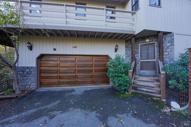 301 Toyon Rd, Ukiah, CA 95482