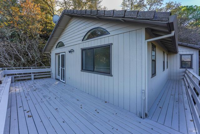 301 Toyon Rd, Ukiah, CA 95482