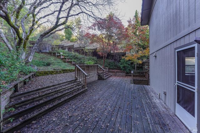 301 Toyon Rd, Ukiah, CA 95482