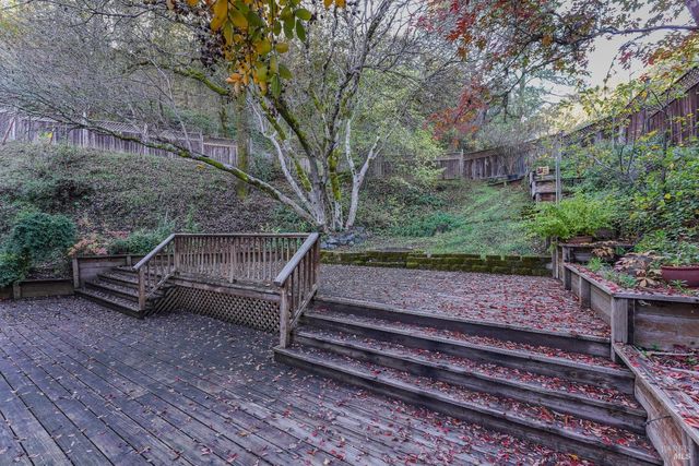 301 Toyon Rd, Ukiah, CA 95482