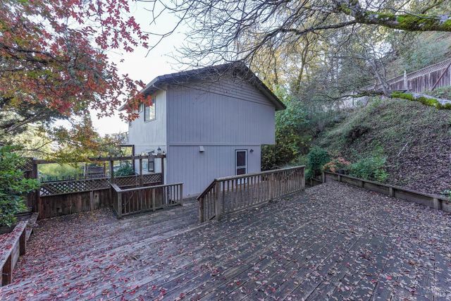 301 Toyon Rd, Ukiah, CA 95482
