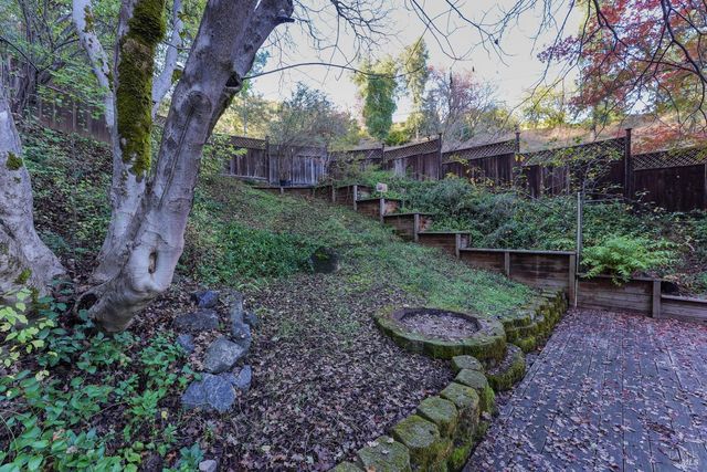 301 Toyon Rd, Ukiah, CA 95482