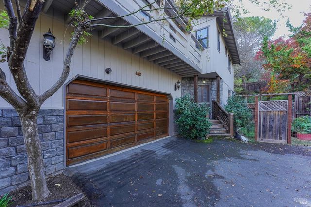 301 Toyon Rd, Ukiah, CA 95482