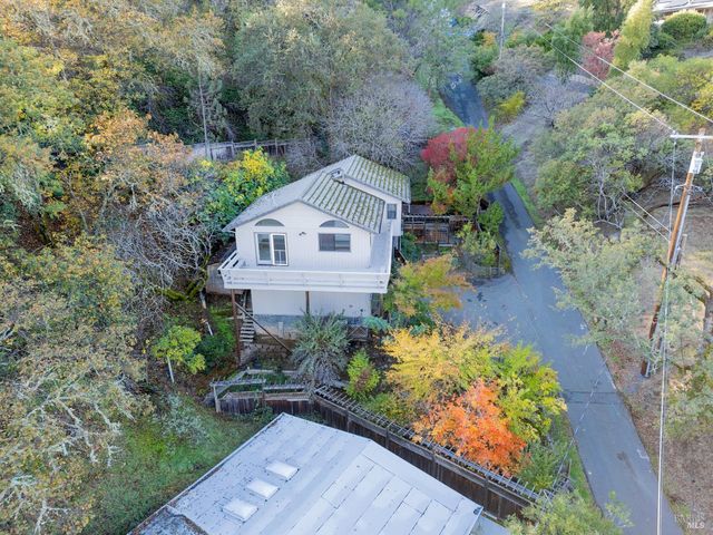 301 Toyon Rd, Ukiah, CA 95482