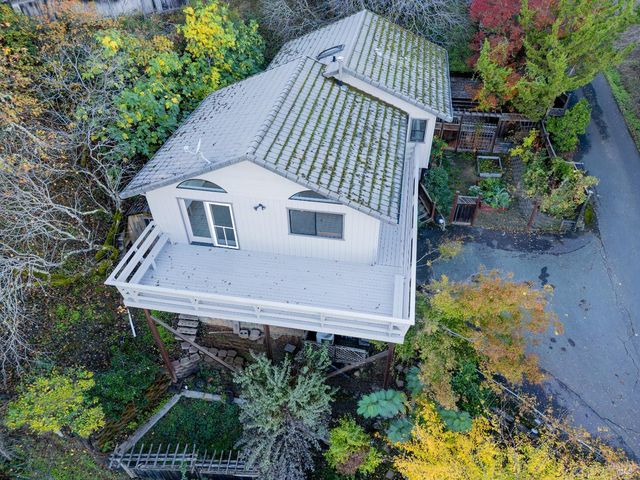 301 Toyon Rd, Ukiah, CA 95482