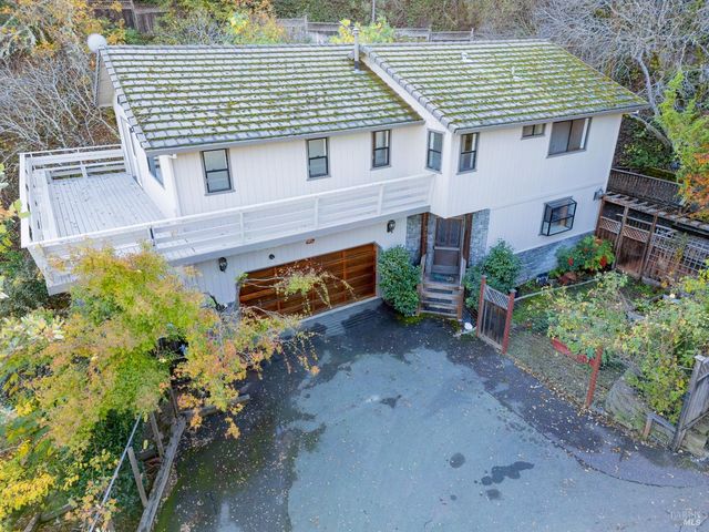 301 Toyon Rd, Ukiah, CA 95482