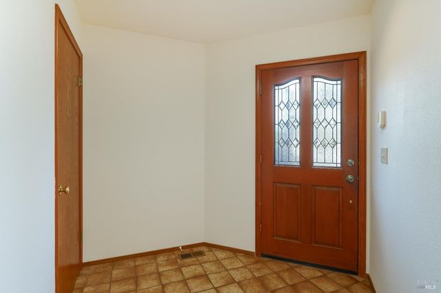 301 Toyon Rd, Ukiah, CA 95482