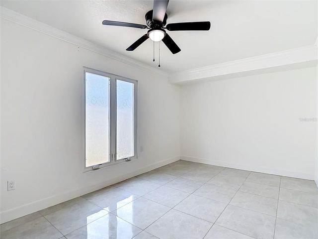 8639 MAY CIRCLE, Tampa, FL 33614
