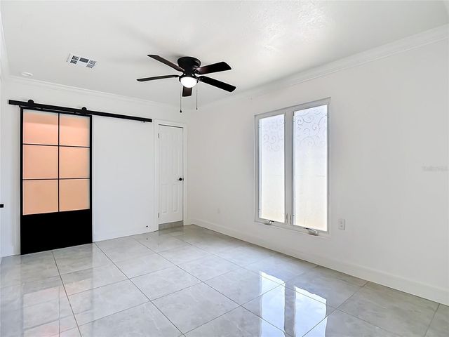 8639 MAY CIRCLE, Tampa, FL 33614