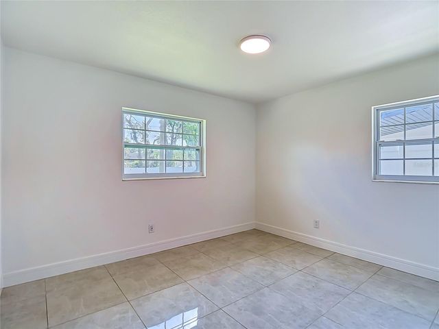 8639 MAY CIRCLE, Tampa, FL 33614