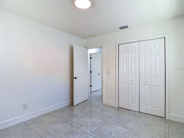 8639 MAY CIRCLE, Tampa, FL 33614
