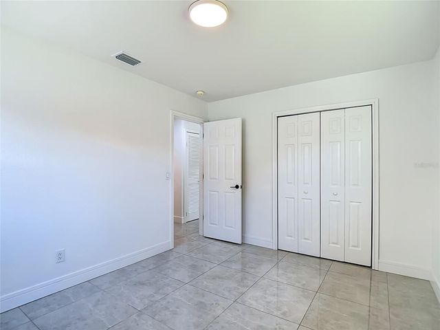 8639 MAY CIRCLE, Tampa, FL 33614