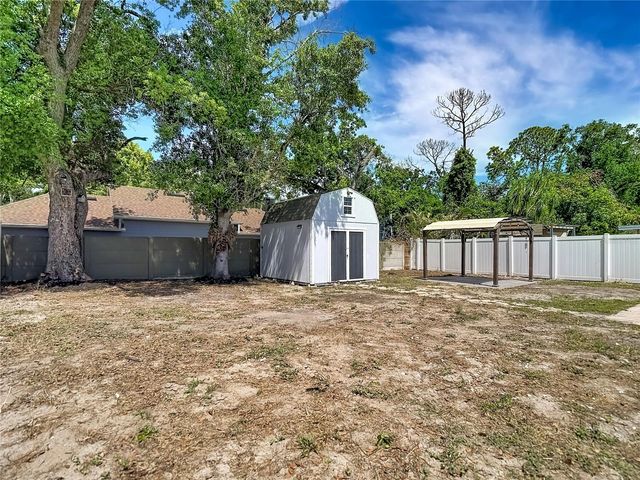 8639 MAY CIRCLE, Tampa, FL 33614