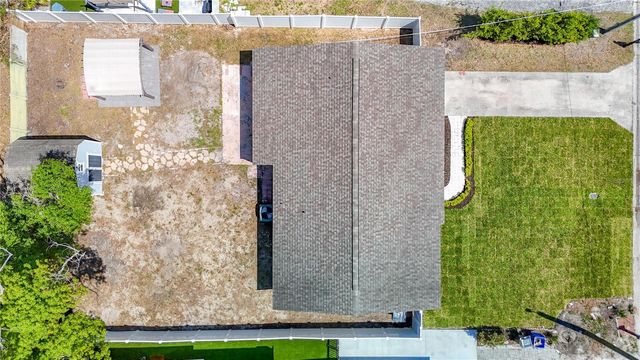 8639 MAY CIRCLE, Tampa, FL 33614