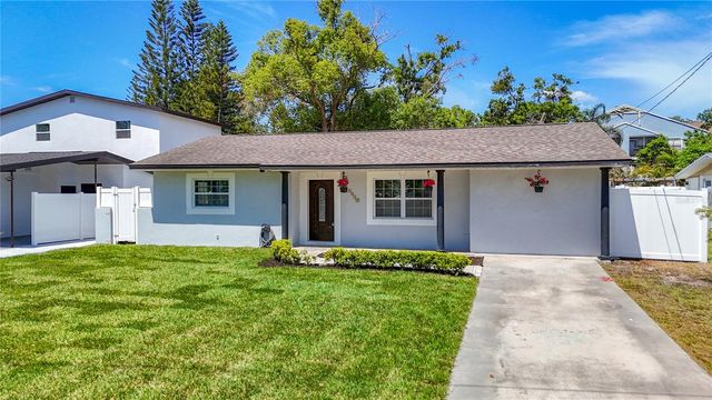 8639 MAY CIRCLE, Tampa, FL 33614