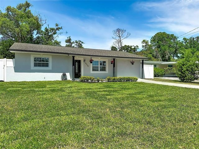 8639 MAY CIRCLE, Tampa, FL 33614