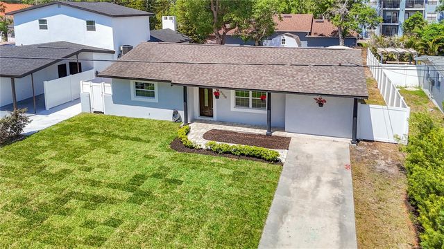 8639 MAY CIRCLE, Tampa, FL 33614