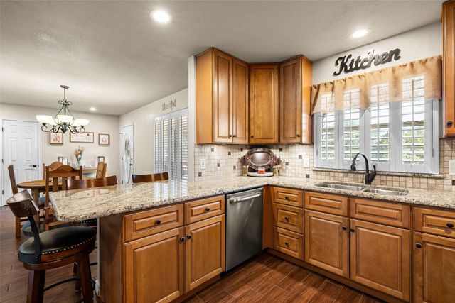 10517 Ravenswood Road, Granbury, TX 76049