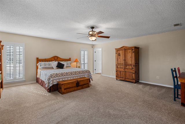 10517 Ravenswood Road, Granbury, TX 76049