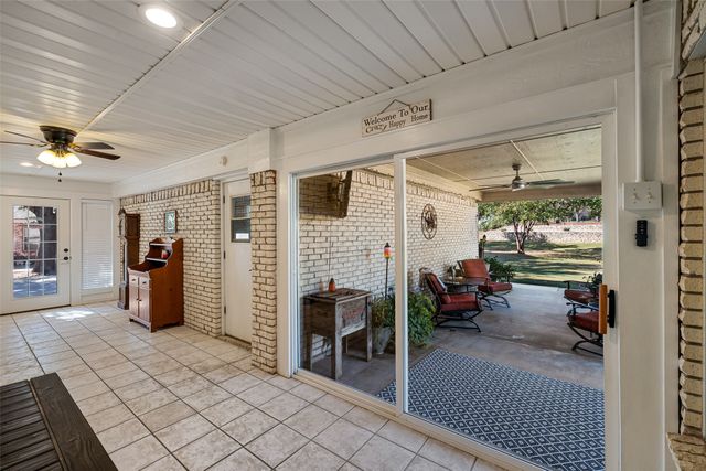 10517 Ravenswood Road, Granbury, TX 76049