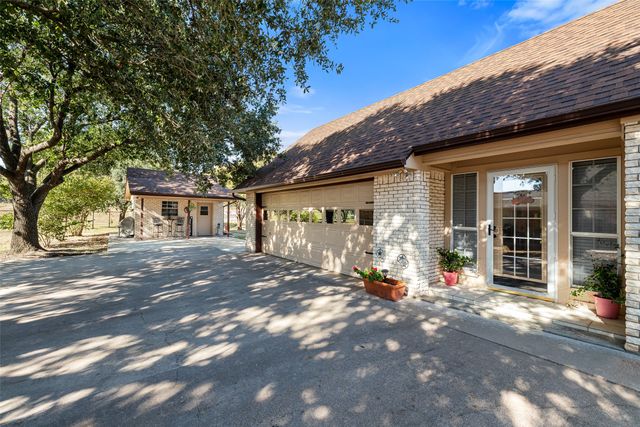 10517 Ravenswood Road, Granbury, TX 76049