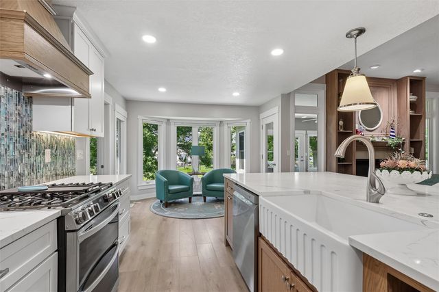 405 Plumwood Court SW, Altoona, IA 50009