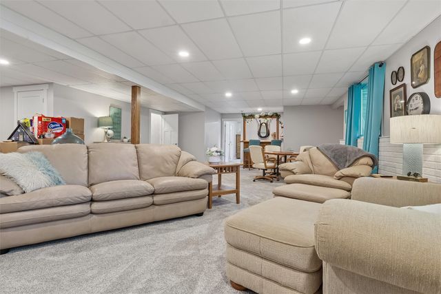 405 Plumwood Court SW, Altoona, IA 50009