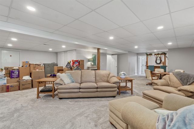 405 Plumwood Court SW, Altoona, IA 50009