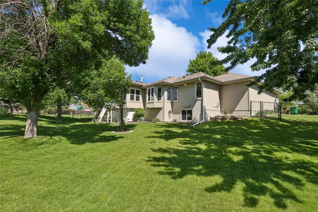 405 Plumwood Court SW, Altoona, IA 50009