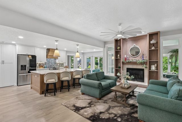 405 Plumwood Court SW, Altoona, IA 50009