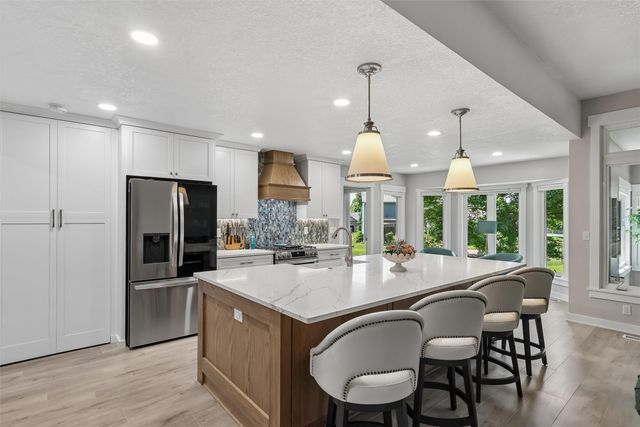 405 Plumwood Court SW, Altoona, IA 50009