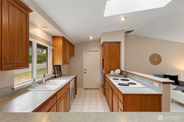 9271 Kristine Drive NW, Bremerton, WA 98311