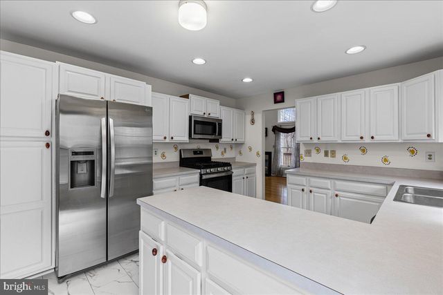 36 LAVENDER DR, Princeton, NJ 08540