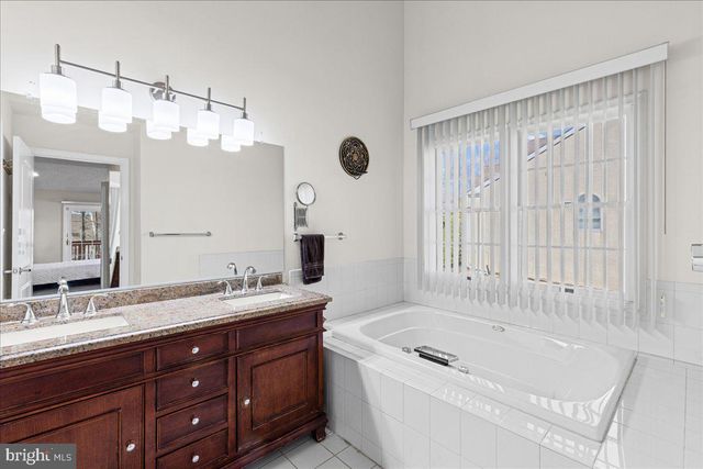 36 LAVENDER DR, Princeton, NJ 08540