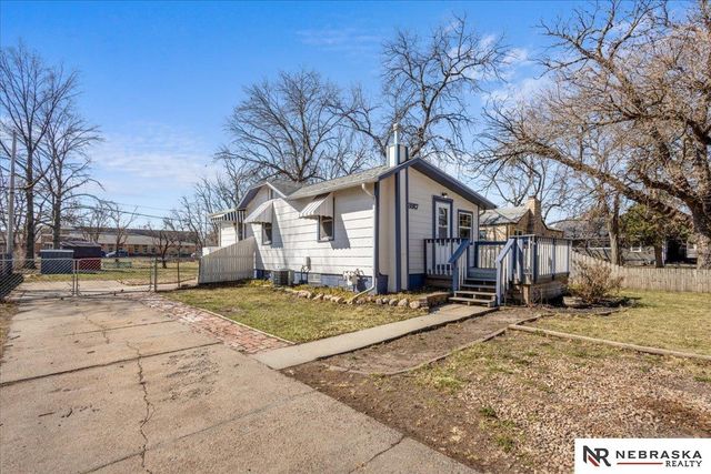 3917 Sumner Street, Lincoln, NE 68506