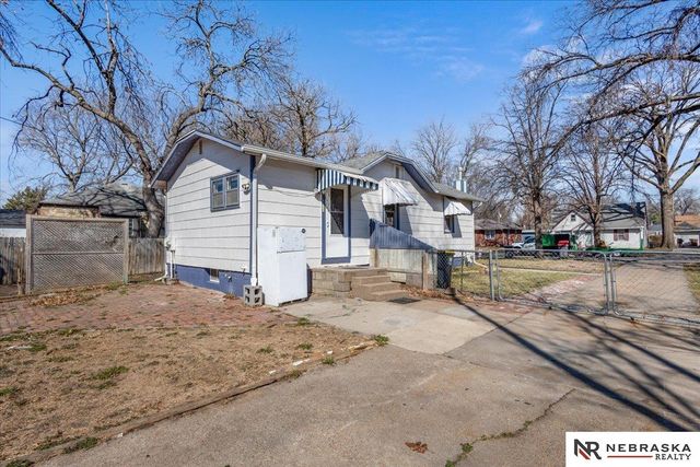 3917 Sumner Street, Lincoln, NE 68506