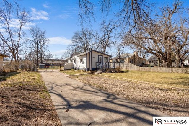 3917 Sumner Street, Lincoln, NE 68506