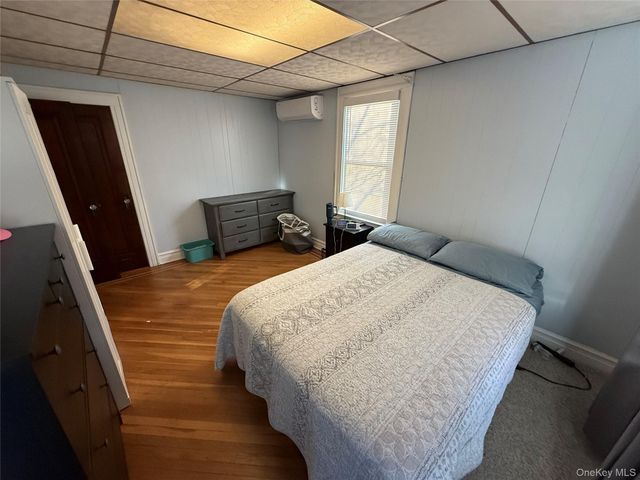 8802 79th Avenue, Glendale, NY 11385