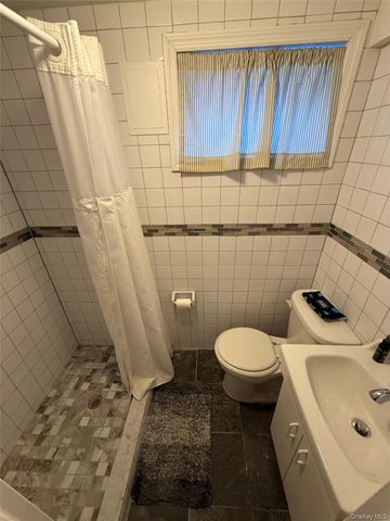 8802 79th Avenue, Glendale, NY 11385