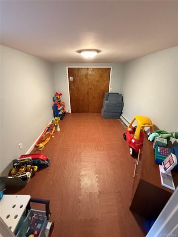 8802 79th Avenue, Glendale, NY 11385