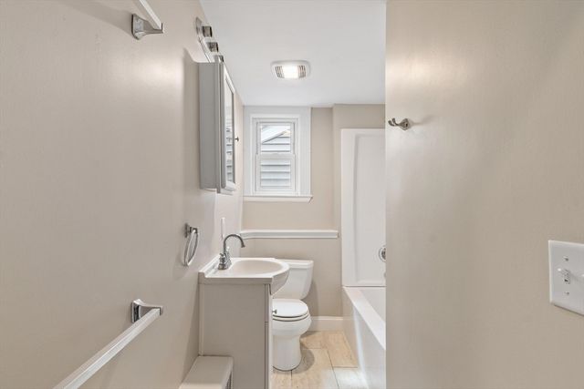 20 School St 2, Weymouth, MA 02189