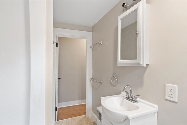 20 School St 2, Weymouth, MA 02189