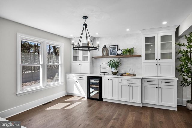 5 WOODS EDGE CT, Medford, NJ 08055