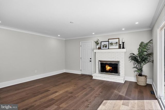 5 WOODS EDGE CT, Medford, NJ 08055