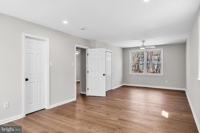 5 WOODS EDGE CT, Medford, NJ 08055