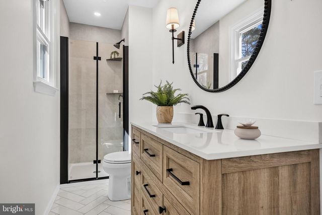 5 WOODS EDGE CT, Medford, NJ 08055