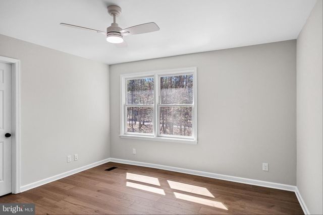 5 WOODS EDGE CT, Medford, NJ 08055